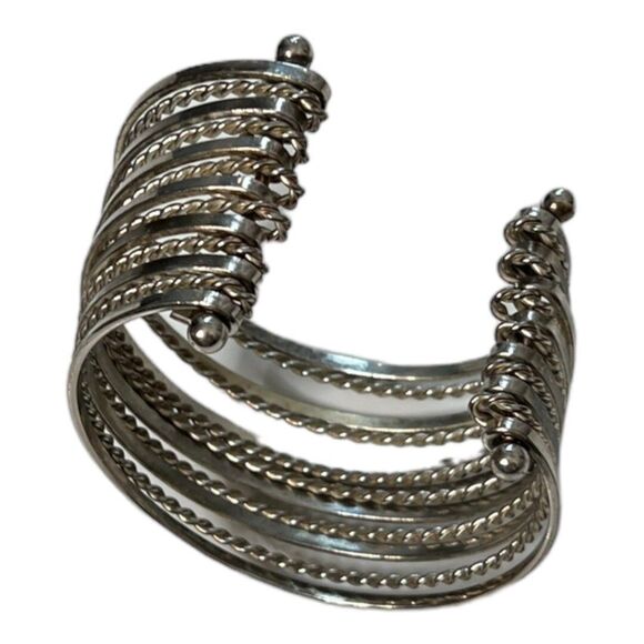 Vintage 1980 Silvertone Cuff Bracelet Twisted and Sleek Retro Look Street Wear - Picture 3 of 11